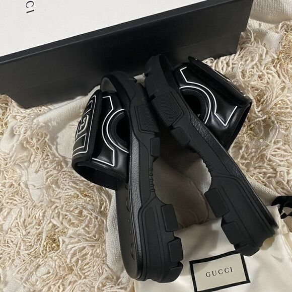 GUCCI Men's Embossed Logo Chunky Sliders Aguru Trek Slides - Picture 5 of 10